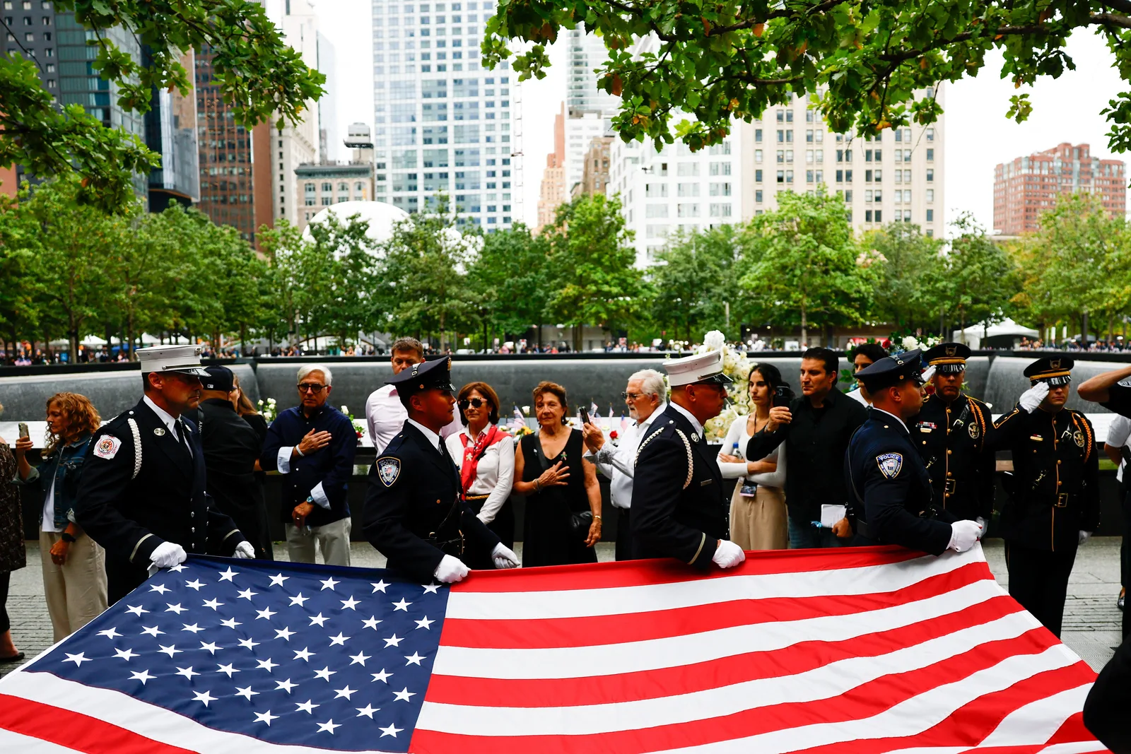 Memorial de Nova York reúne familiares no aniversário dos ataques de 11 de Setembro