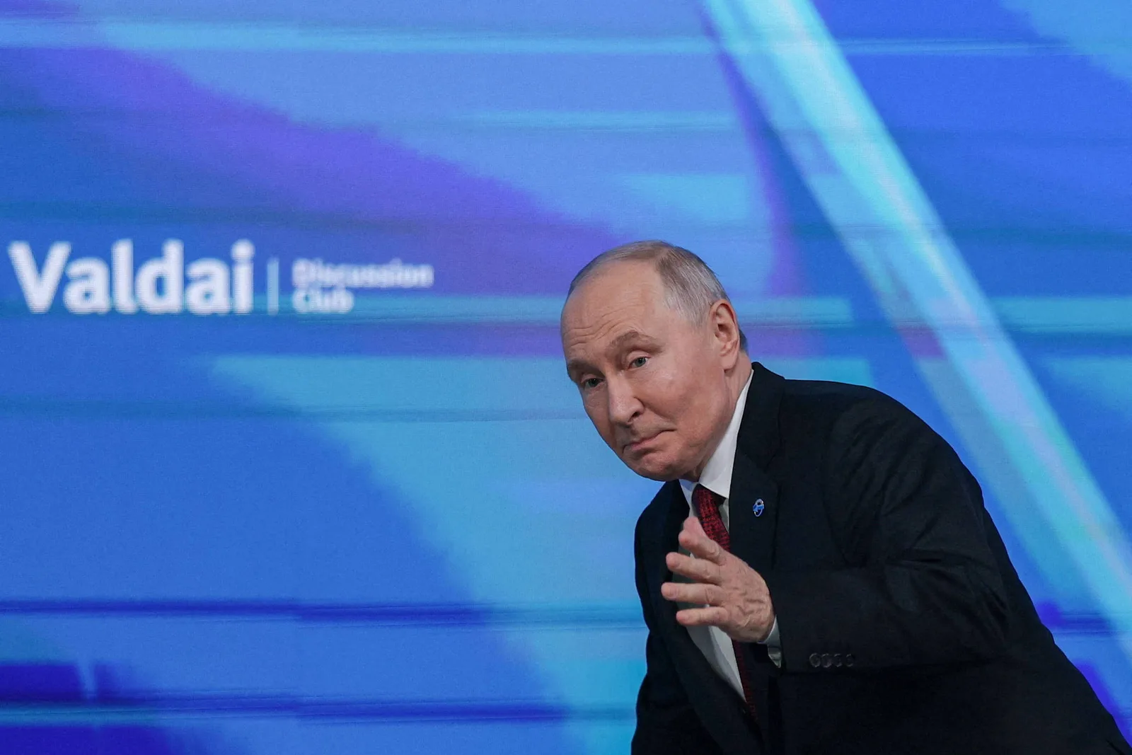 Putin mantém ameaça nuclear e defende diálogo com países ocidentais