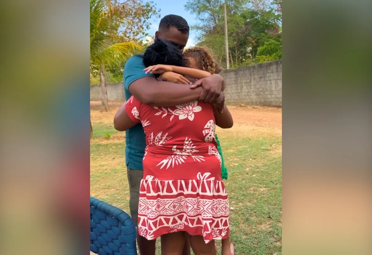 Bebinha Arueira reencontra marido e filha durante gravações no Tocantins