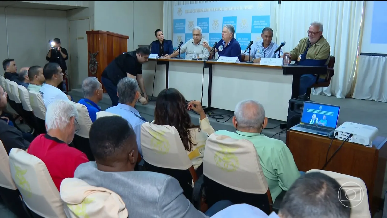 Garotinho apresenta plano com ações de segurança e projetos sociais no Rio