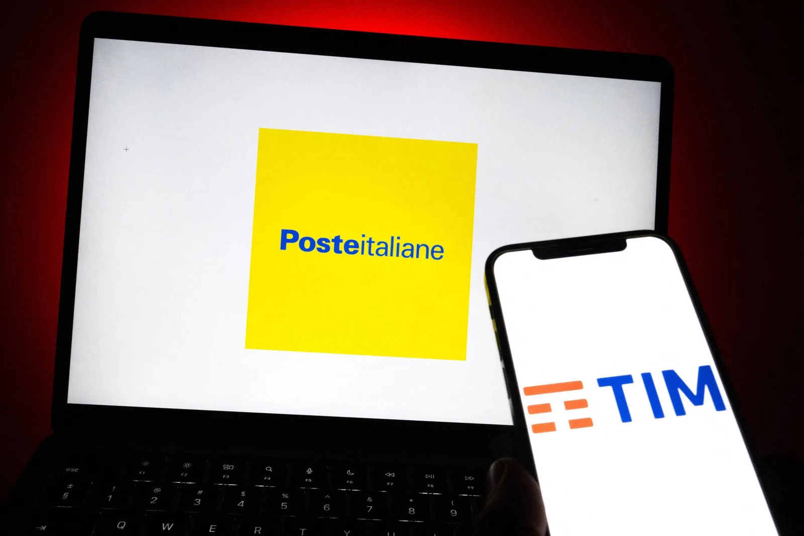 Poste Italiane abre nova oferta por ações da Telecom Itália