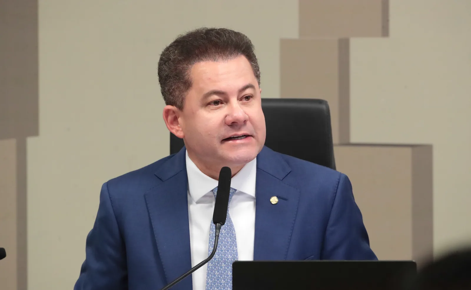 PF cumpre mandados em investigação sobre emendas e cita Cezinha de Madureira
