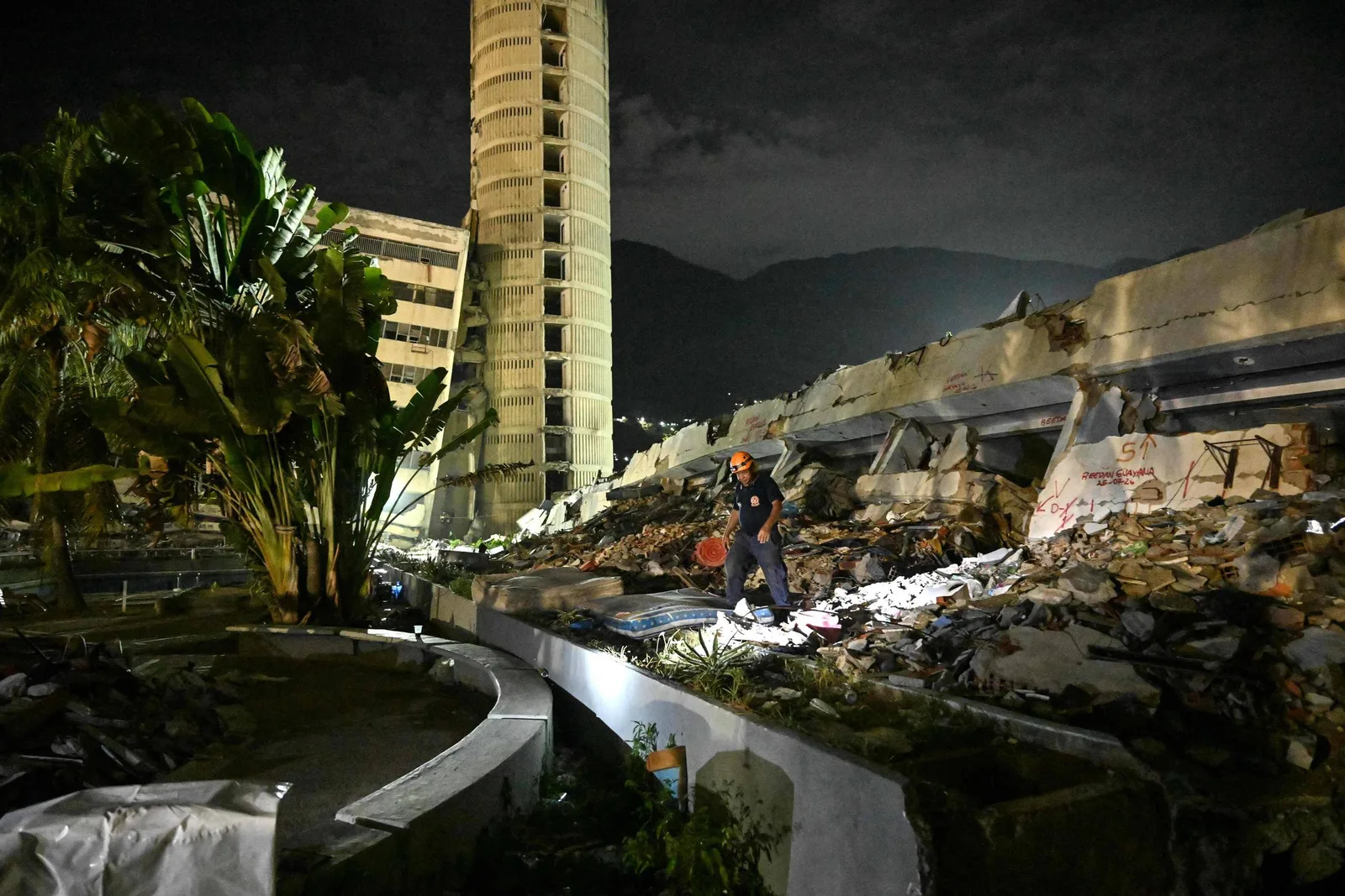 Plataforma registra quase 30 mil desaparecidos após terremotos na Venezuela