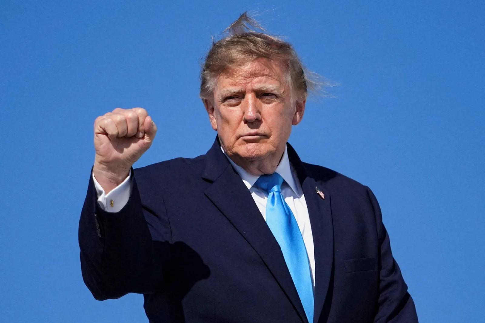 Trump prevê disputa acirrada após Flávio Bolsonaro liderar primeiro turno