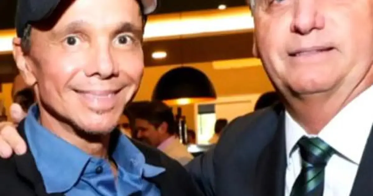 Flávio Bolsonaro lamenta morte do cantor Netinho, aos 60 anos