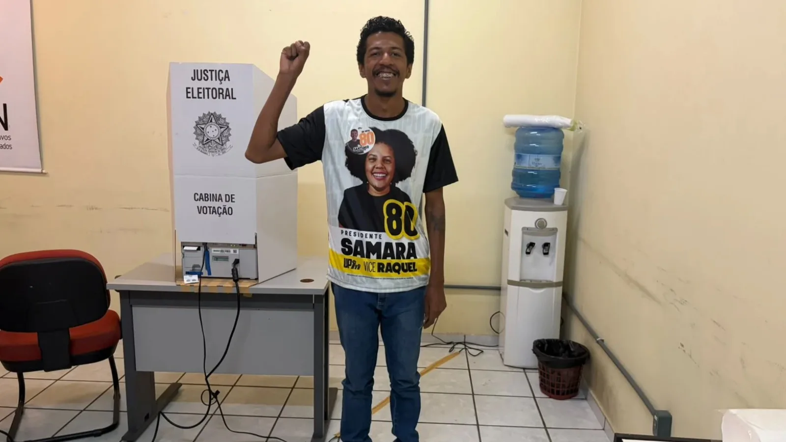 Santiago Belizário vota em Teresina e defende maior participação política