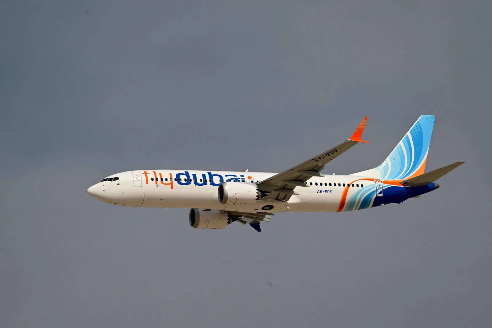 Flydubai pousa na Arábia Saudita após sinais de emergência em voo para Israel