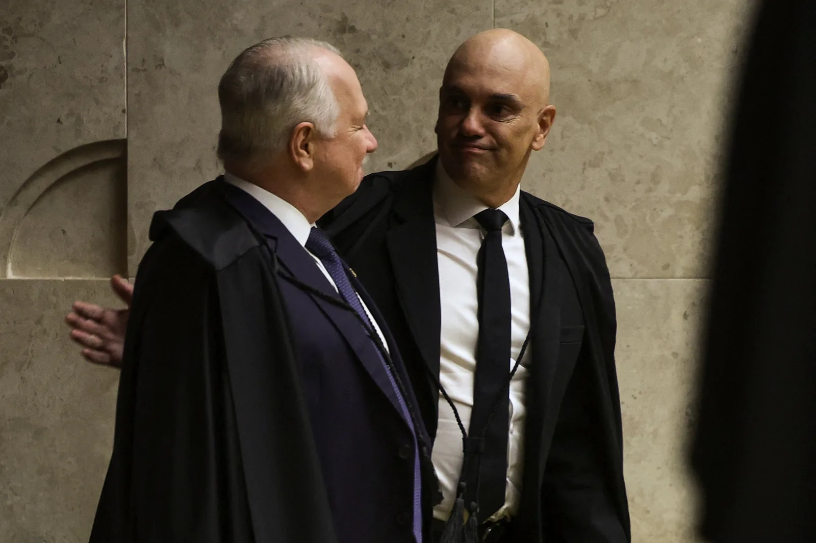 OAB pede investigação sobre crise no STF e reunião com Fachin é adiada