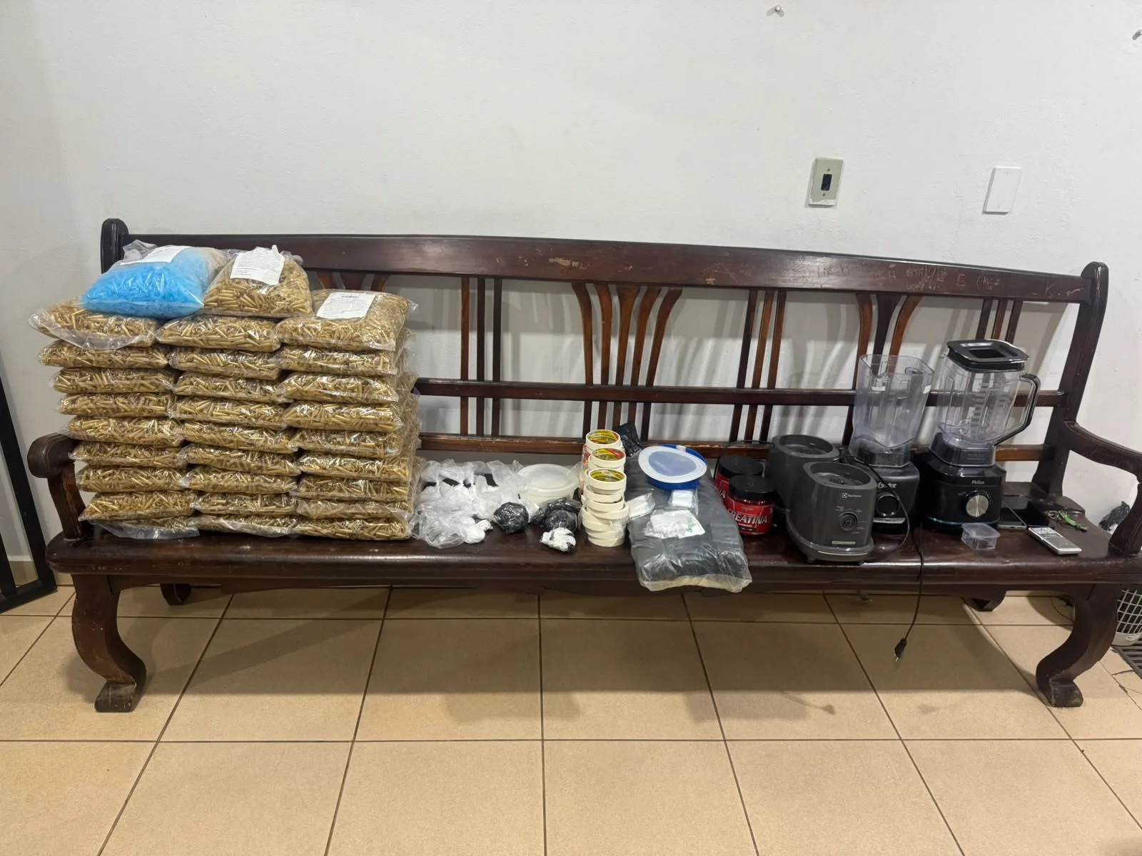 Homem é preso com cocaína e 28 mil pinos vazios em São Carlos