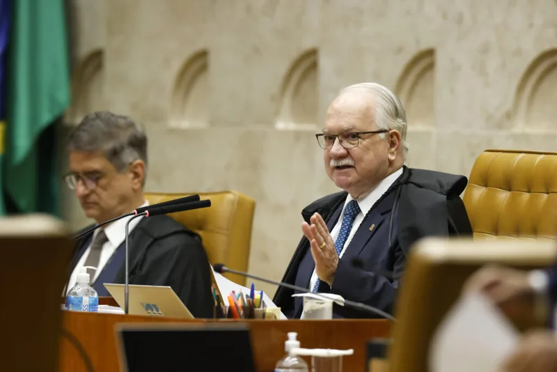 Fachin centraliza no STF apurações sobre ministros e suspende decisões