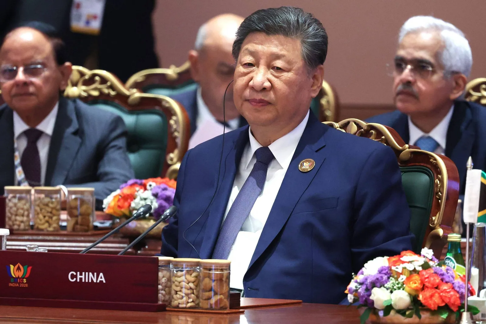 Xi Jinping cobra avanço da manufatura e controle das cadeias industriais na China