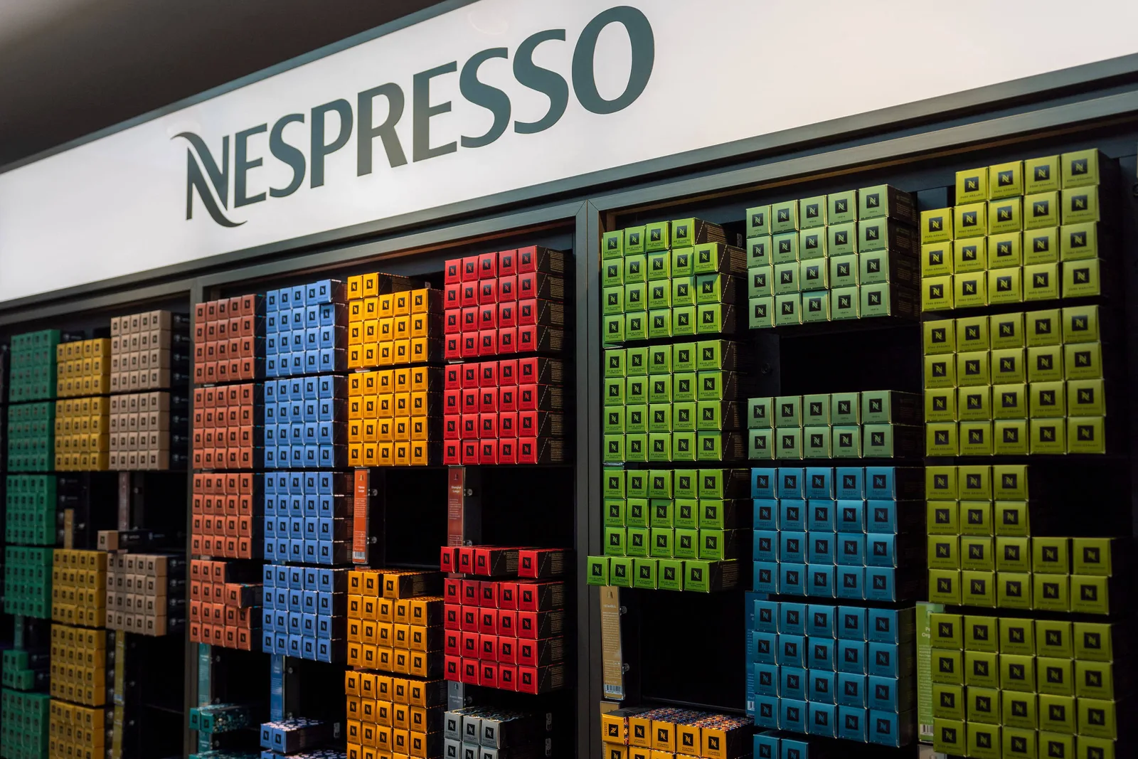 Nespresso amplia bebidas e aposta em consumidores jovens para renovar a marca