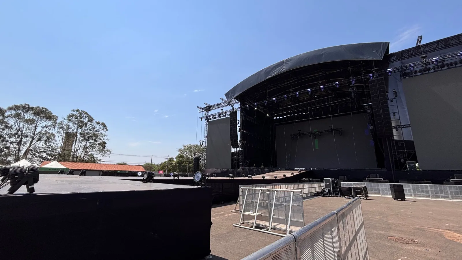 Entrada no show do Maroon 5 terá revista e descarte de itens proibidos em Rio Preto