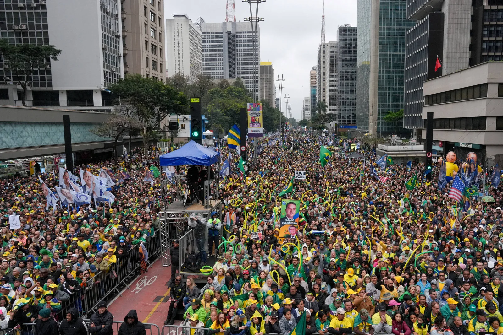 Tarcísio cobra ação do Senado e apuração no STF em ato na Paulista