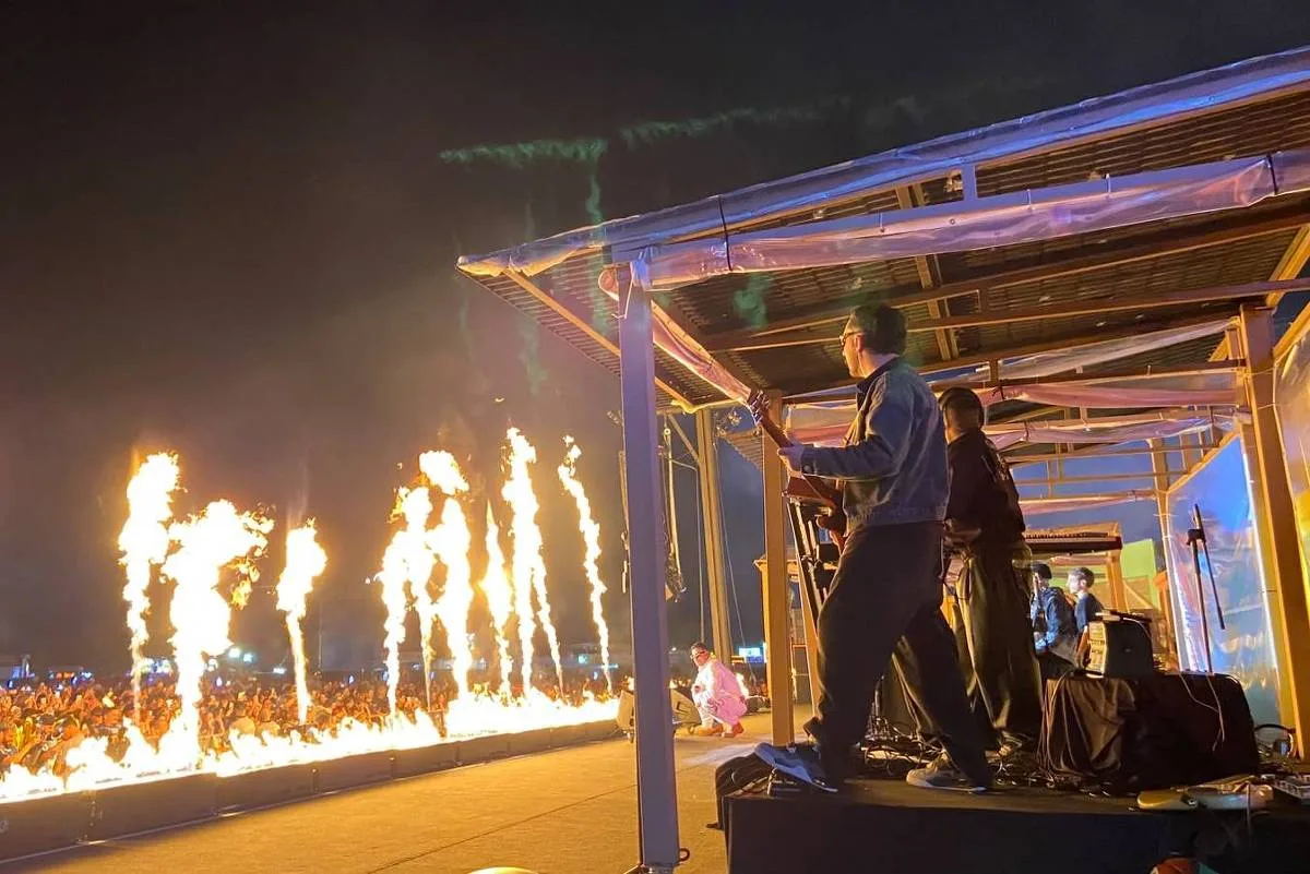 MC Cabelinho divide palco com TZ da Coronel no Rock in Rio