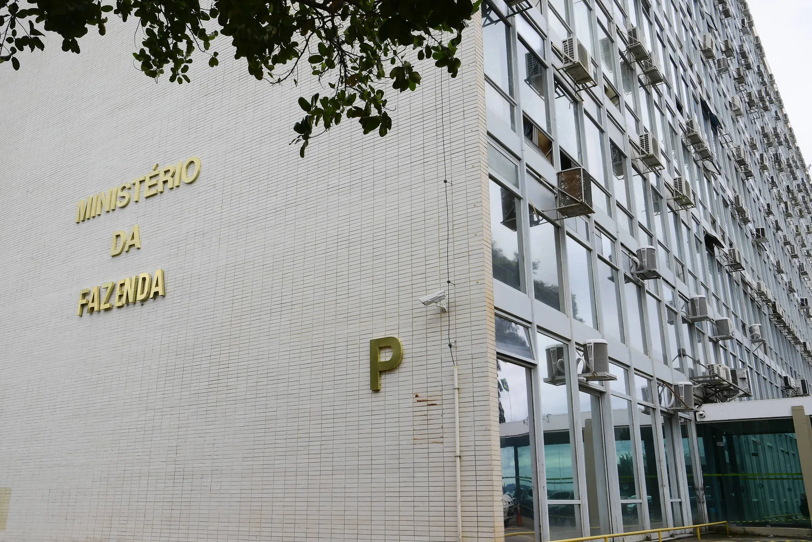 Tesouro eleva projeção para títulos Selic e dívida federal soma R$ 9,29 trilhões