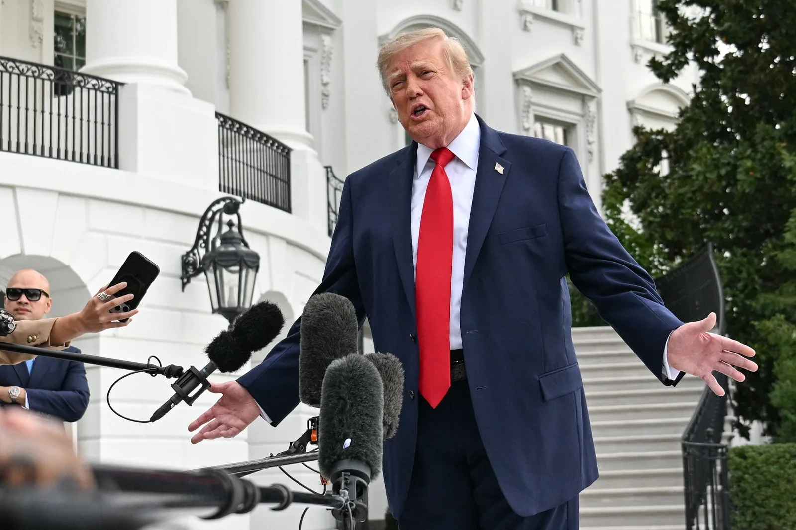 Trump rejeita proposta iraniana para reabrir o Estreito de Ormuz