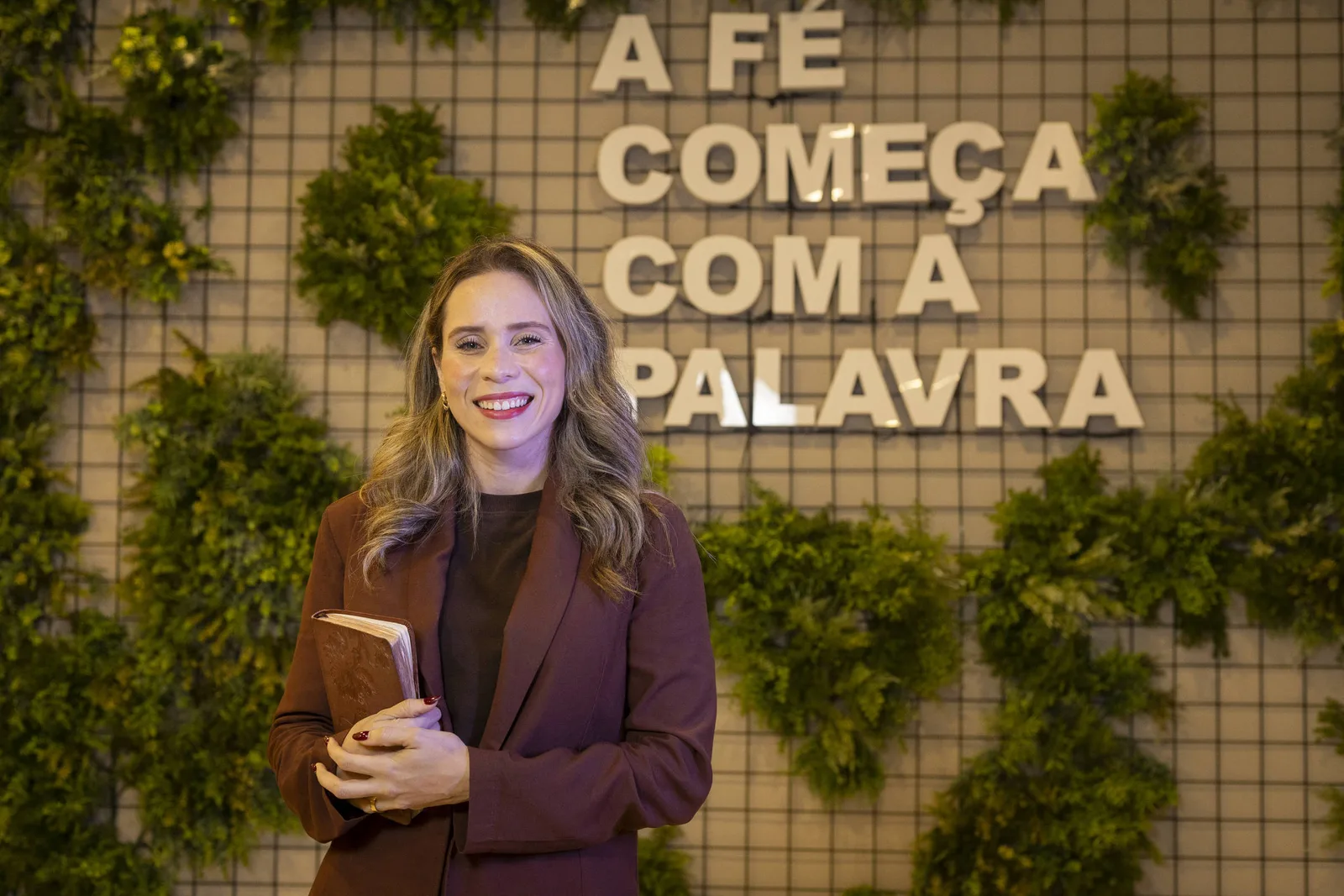 Sarah Lole relata escolhas guiadas pela fé e confirma voto em Flávio Bolsonaro