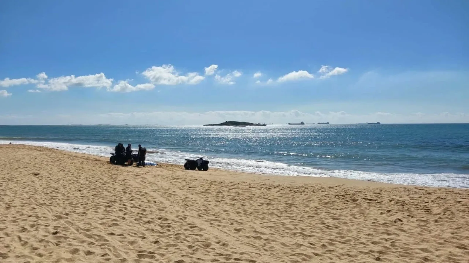 Homem morre após ser retirado do mar em praia de Vila Velha