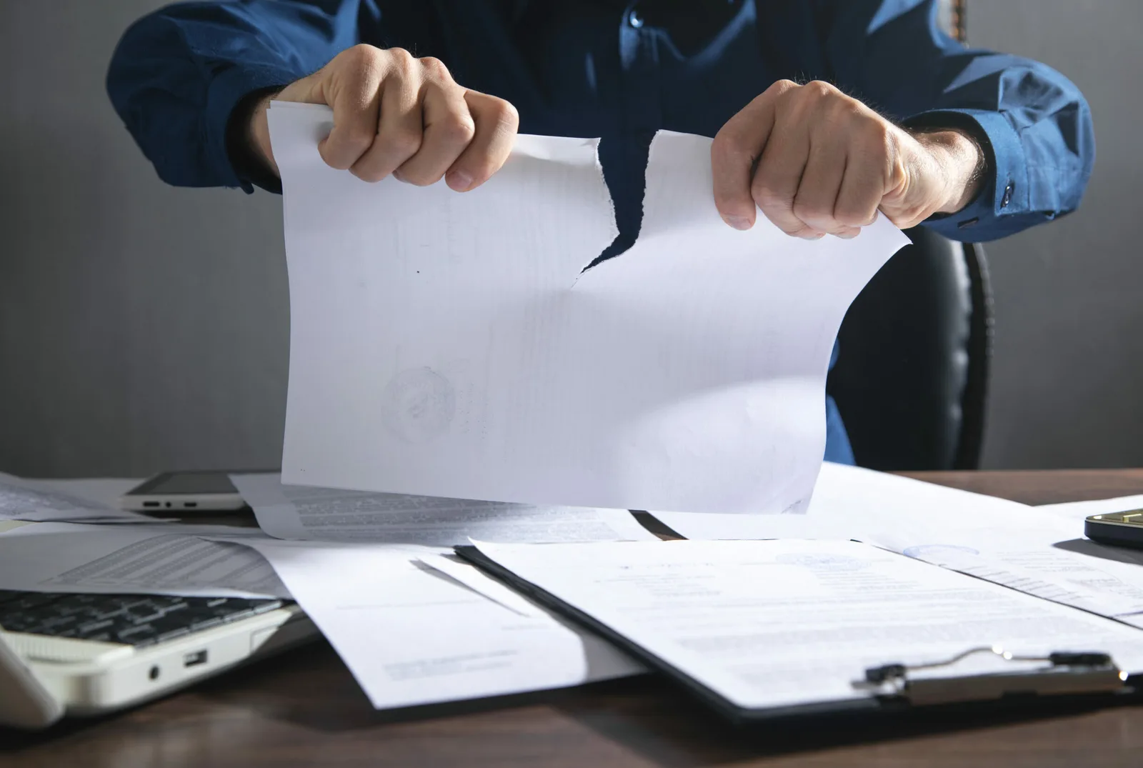 TJ-PR extingue cobrança de R$ 3,1 milhões contra sócio retirante