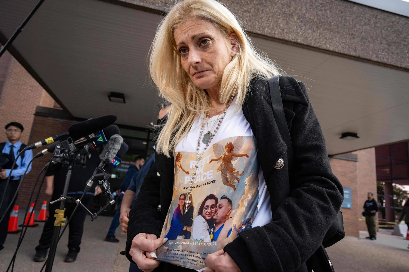 Tribunal canadense ouve famílias em caso de venda de veneno para suicídio