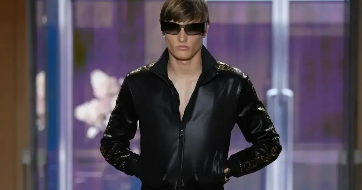 João Hilbert estreia em desfile internacional da Gucci em Milão