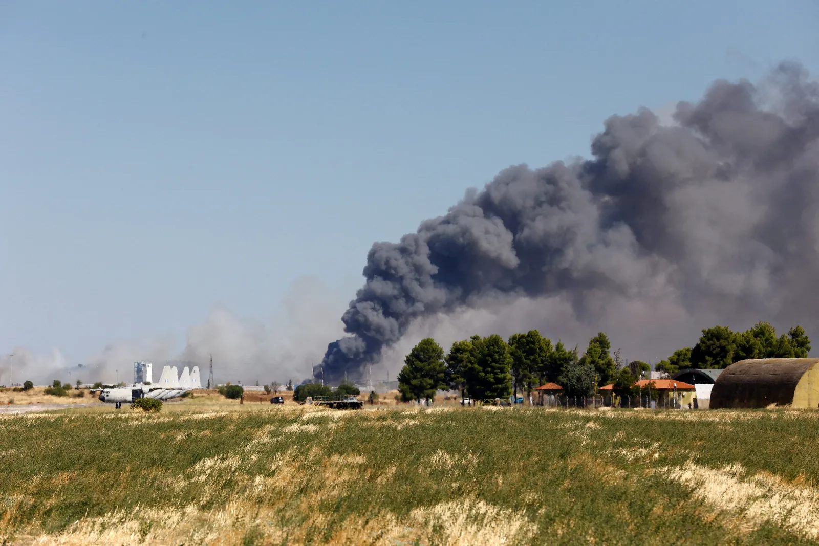 Explosão após decolagem deixa dois mortos em apresentação aérea na Grécia