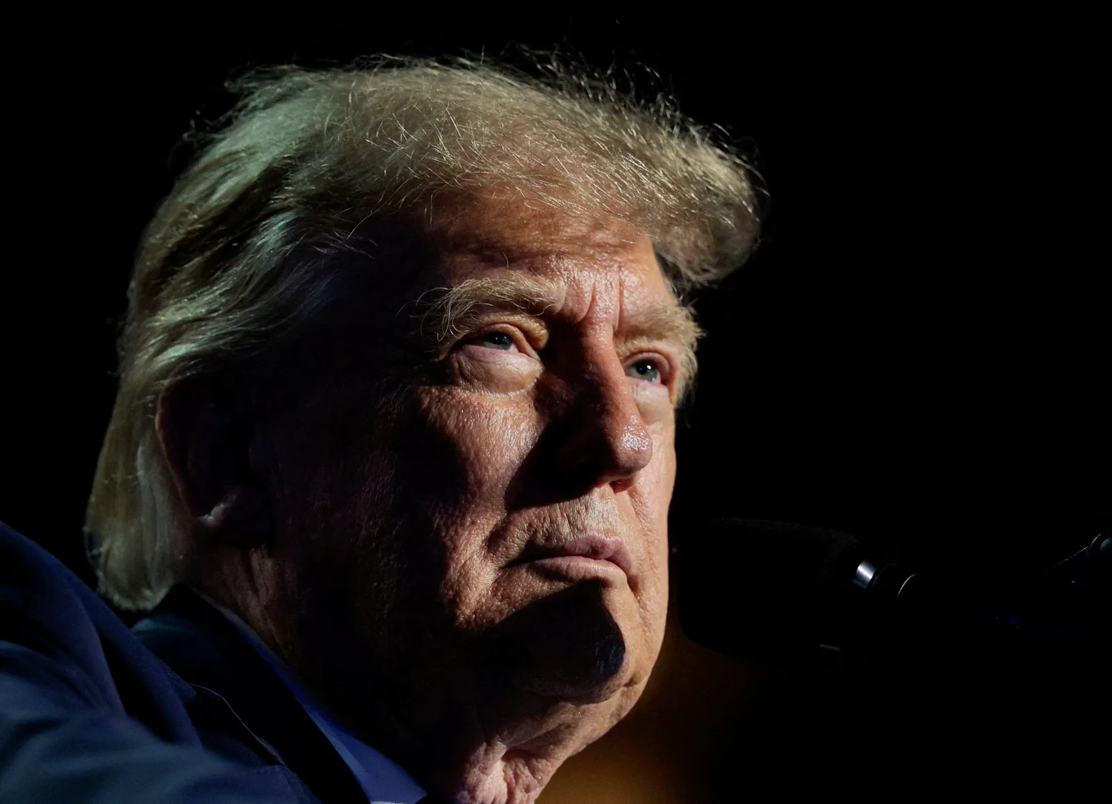 Trump condiciona pagamento a adultos dos EUA ao controle republicano do Congresso