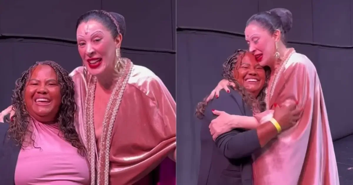 Claudia Raia conhece Laurinha do Camarão após musical no Rio