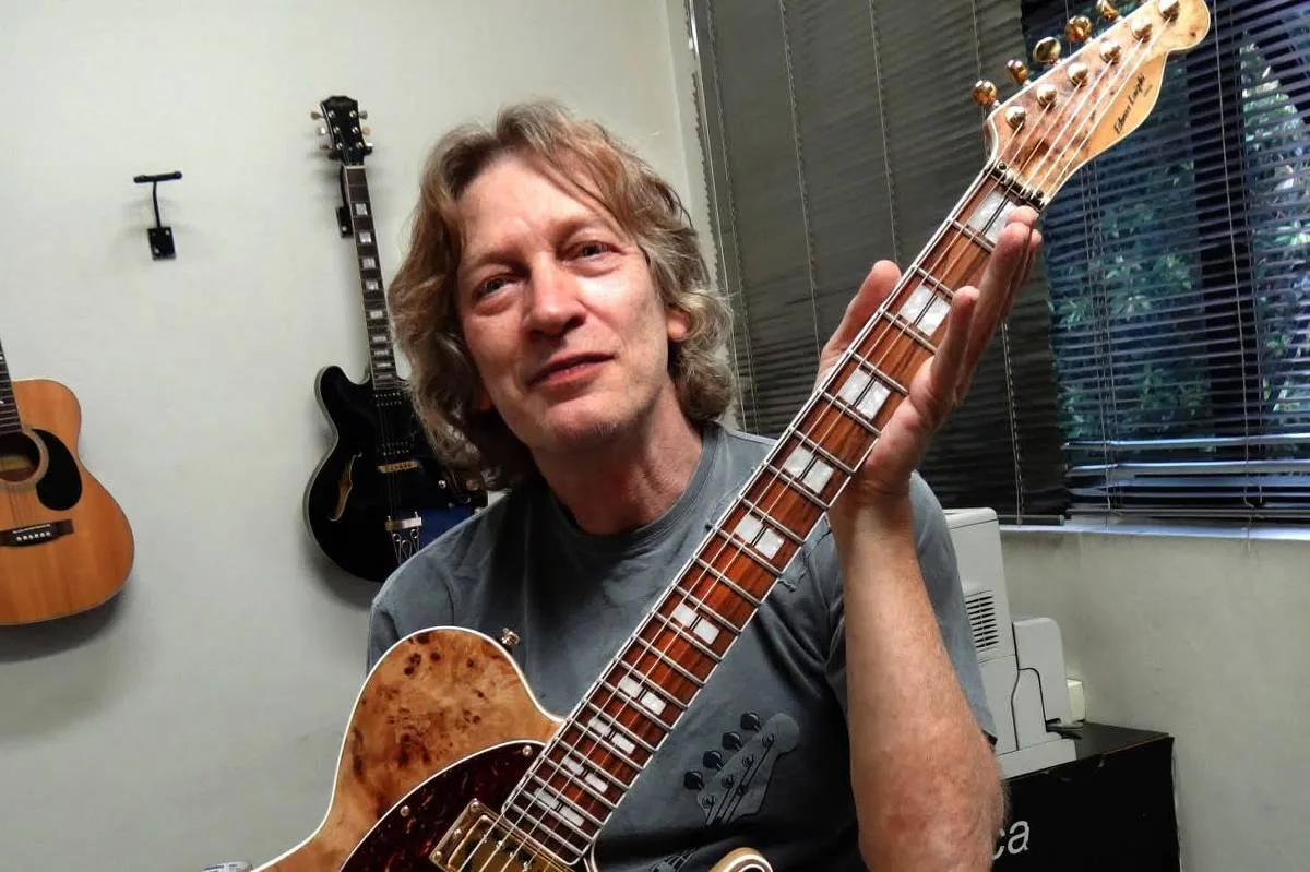 Célio Ramos, fundador de escola de guitarra, morre aos 78 anos
