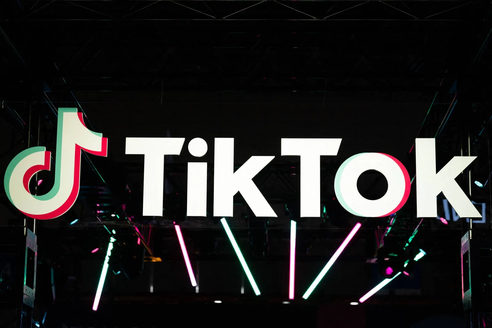 Alabama leva TikTok a julgamento por alegações sobre jovens
