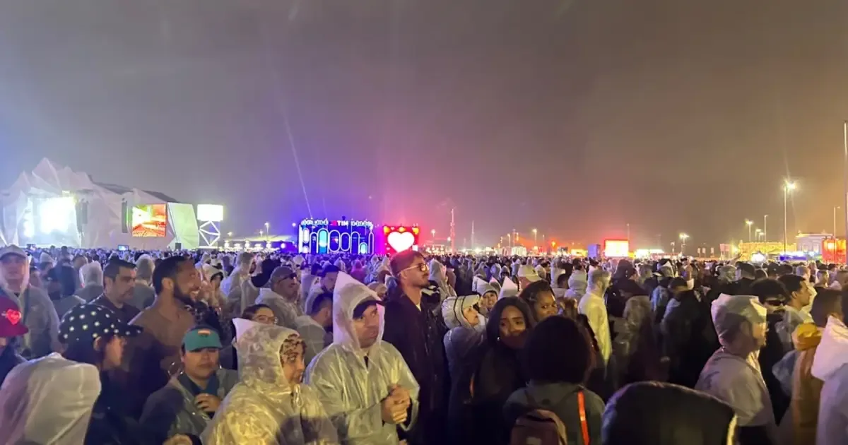 No Rock in Rio, chuva muda forma de plateia acompanhar o Black Eyed Peas