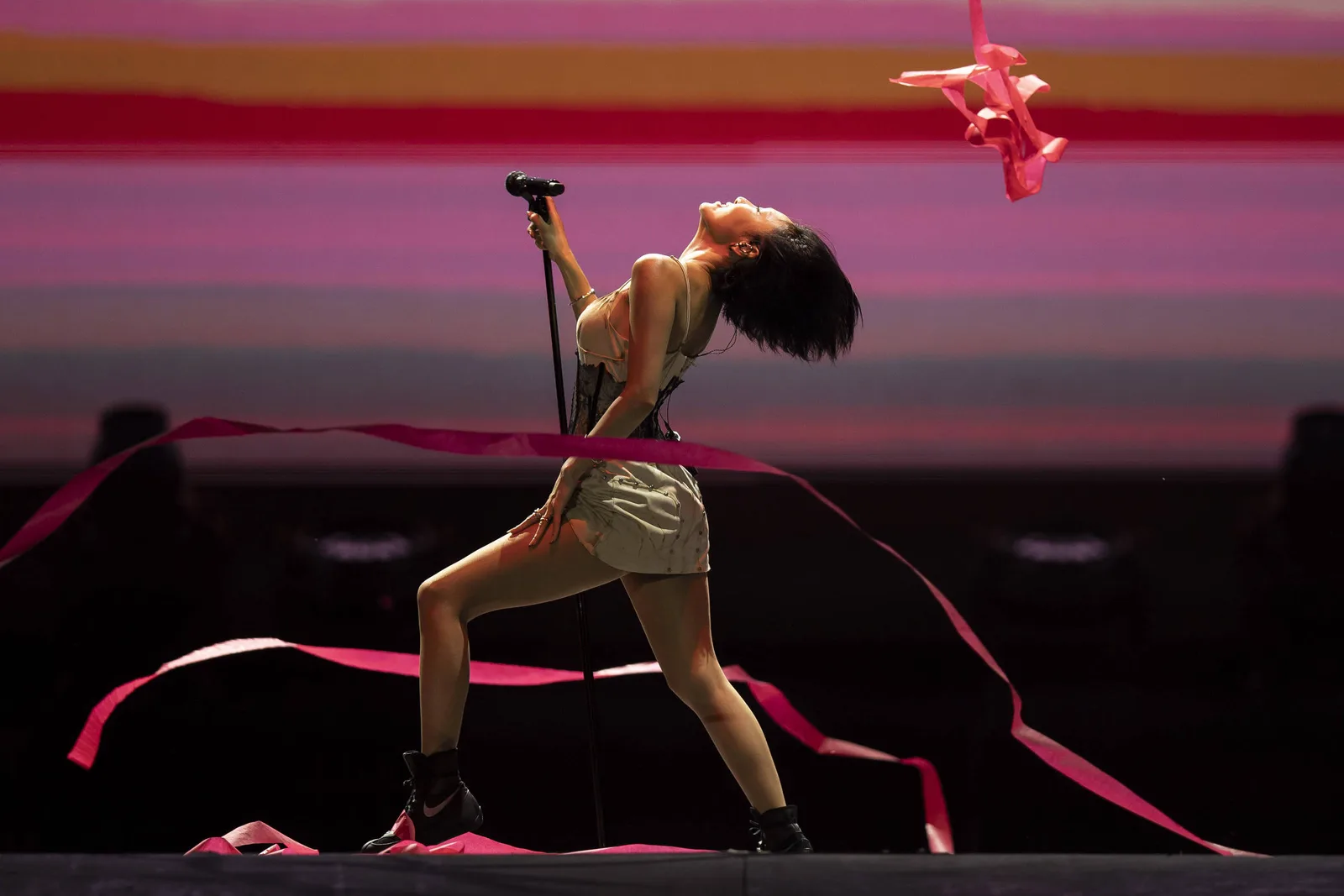 Hwasa estreia no Rock in Rio com voz potente e performance de forte apelo visual