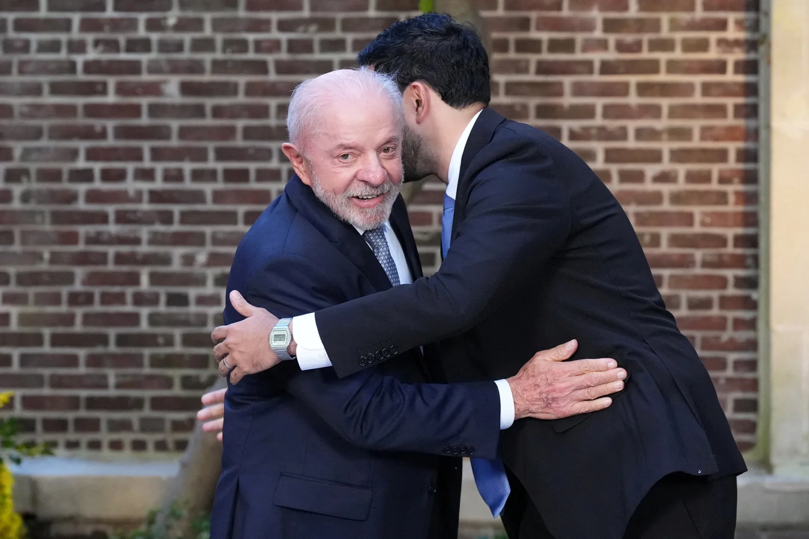 Lula critica Trump e diz que pode aplicar reciprocidade comercial aos EUA
