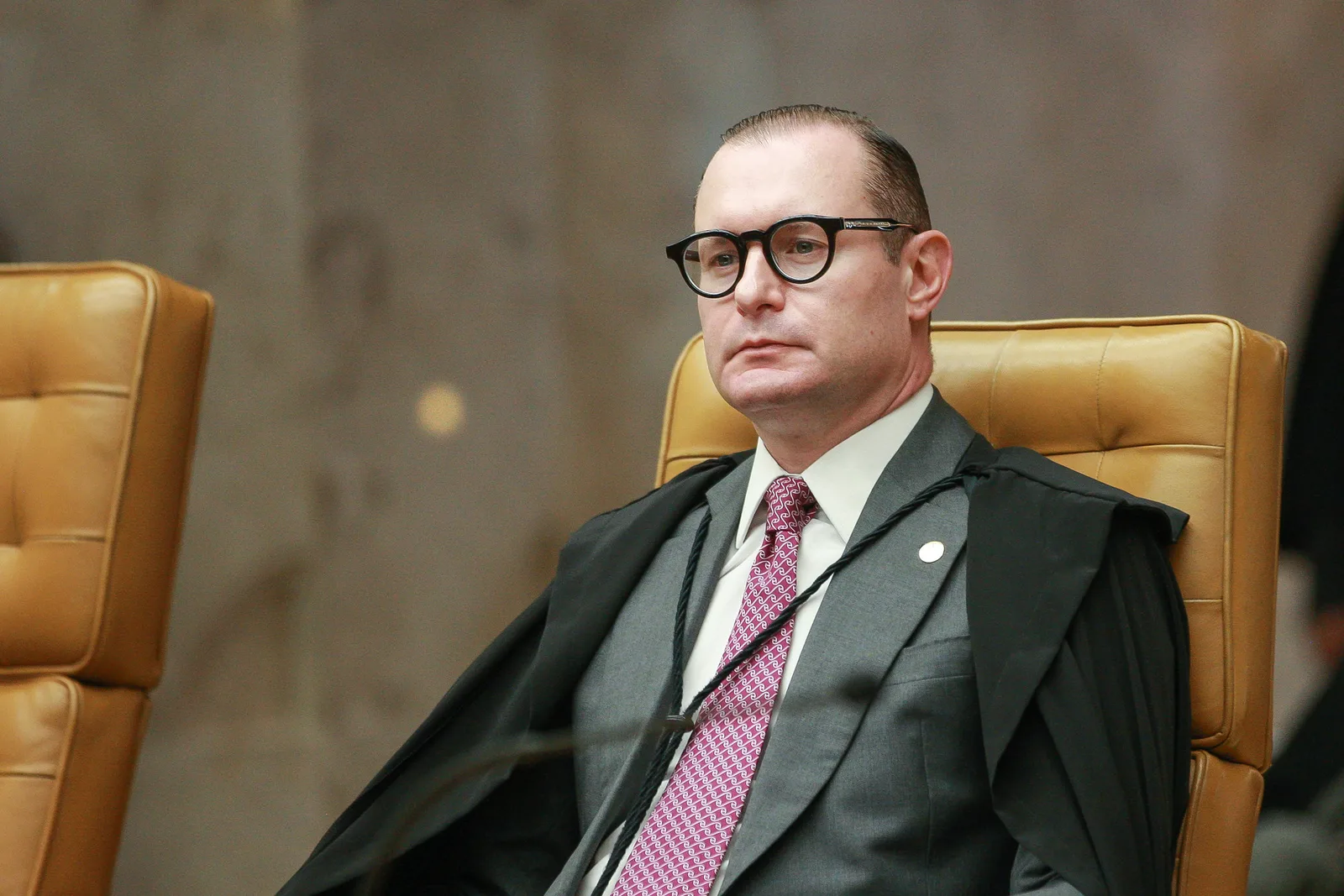 Zanin vota contra investigação de Alexandre antes de esclarecer suspeição de Mendonça