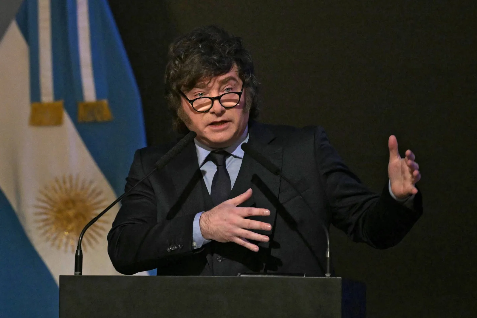 Intervenção cambial amplia exposição da Argentina e pressiona indústria e construção