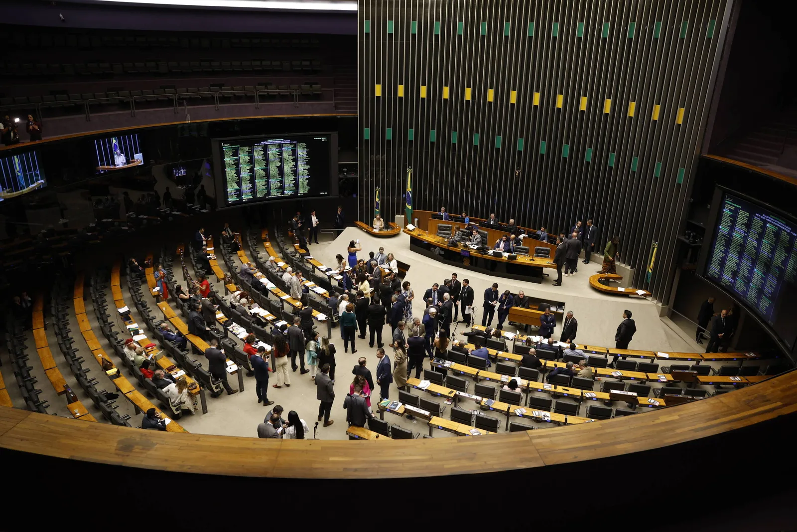 Emendas aceleram no primeiro semestre, enquanto planejamento do SUS perde espaço