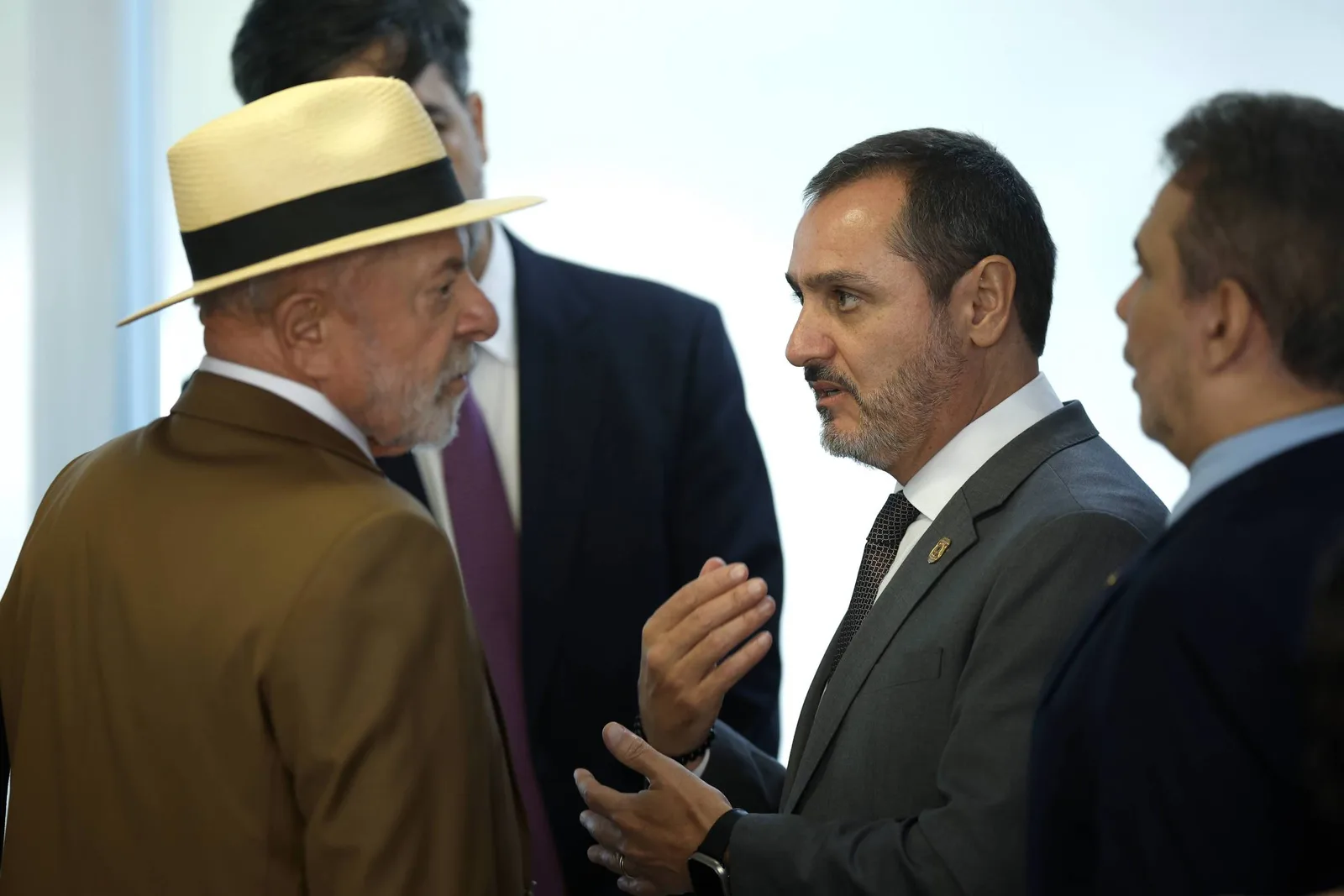 Afastamento de diretor da PF amplia disputa entre ministros do STF e governo Lula