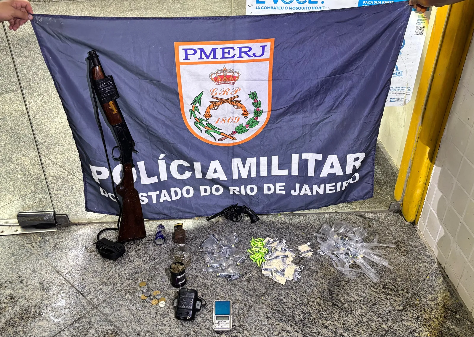 Armas e explosivos são encontrados após fuga de adolescente em Itatiaia