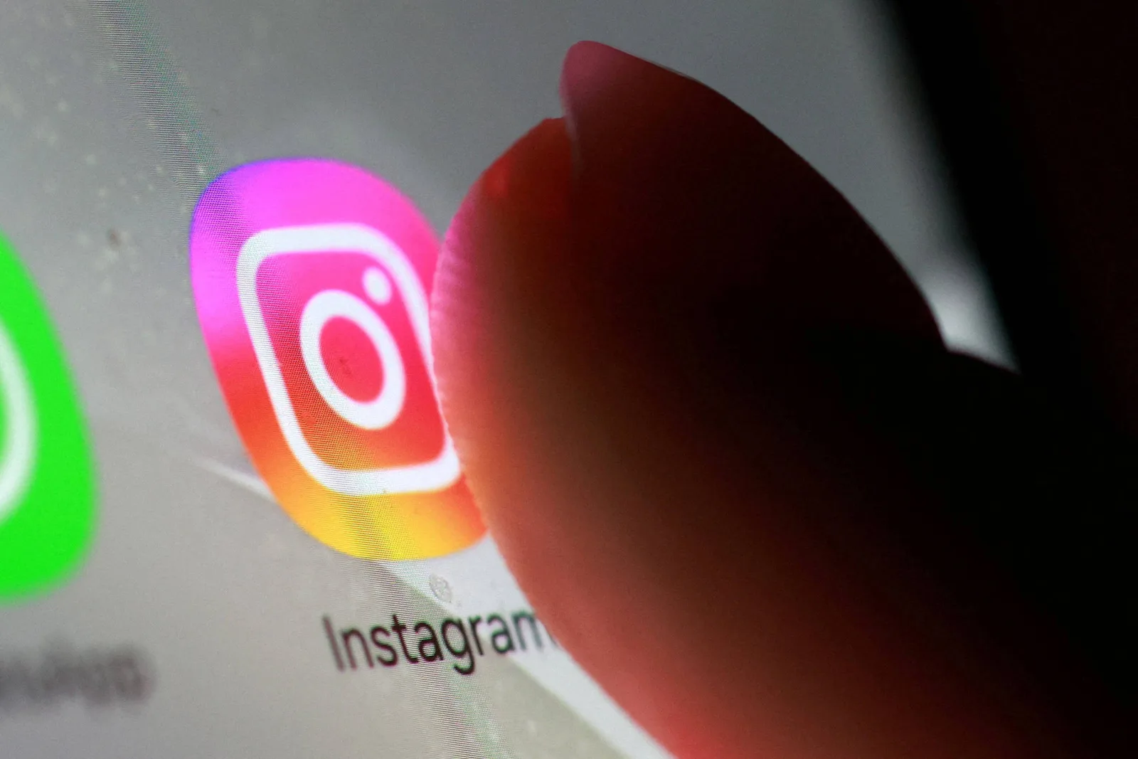 Minuta prevê checagem de anunciantes financeiros por redes sociais