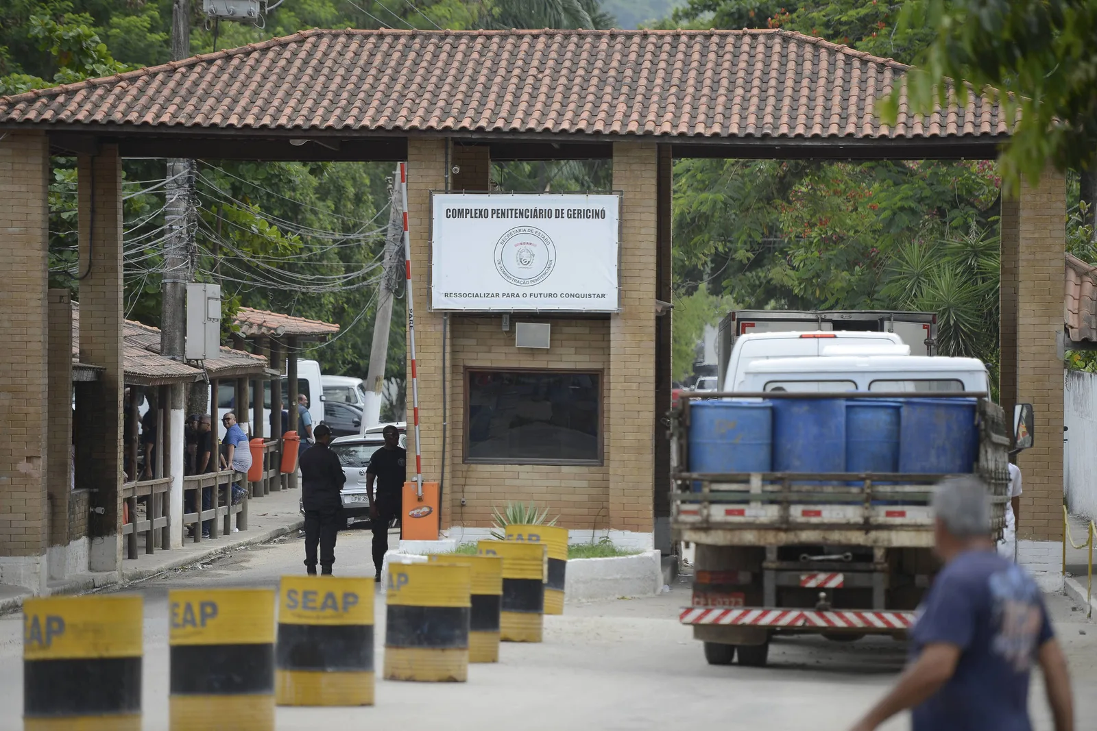 Dois estrangeiros fogem de presídio em Bangu e são recapturados