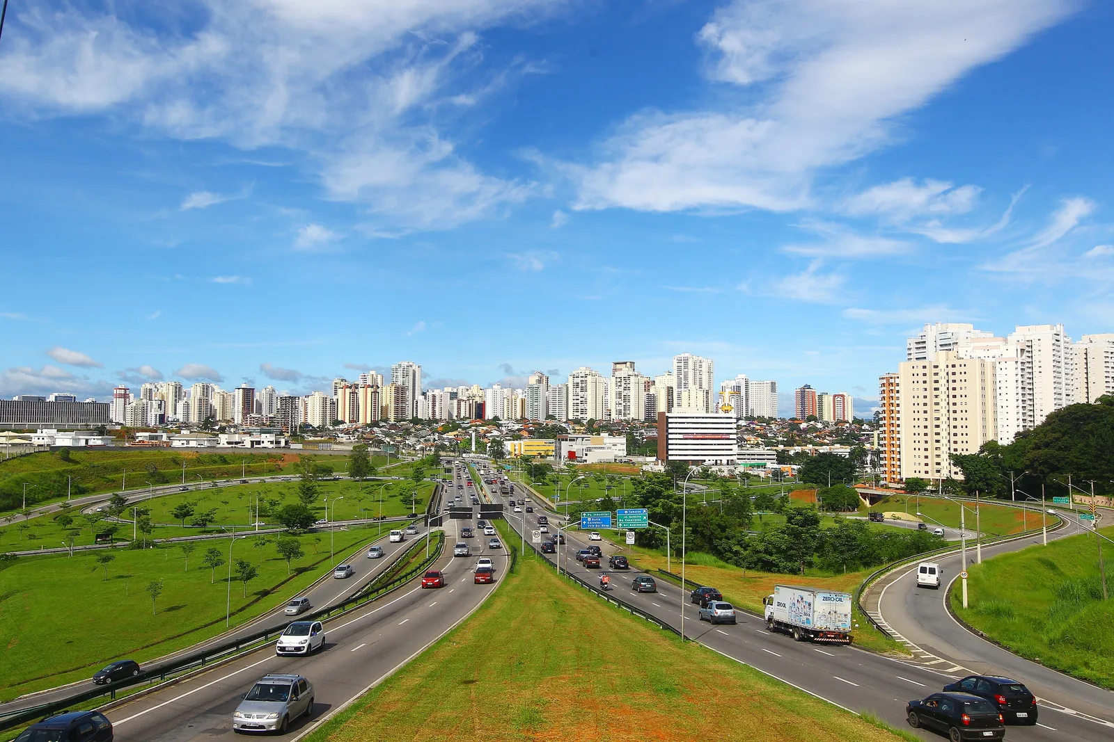 Maratona altera trânsito em avenidas e pontes neste domingo