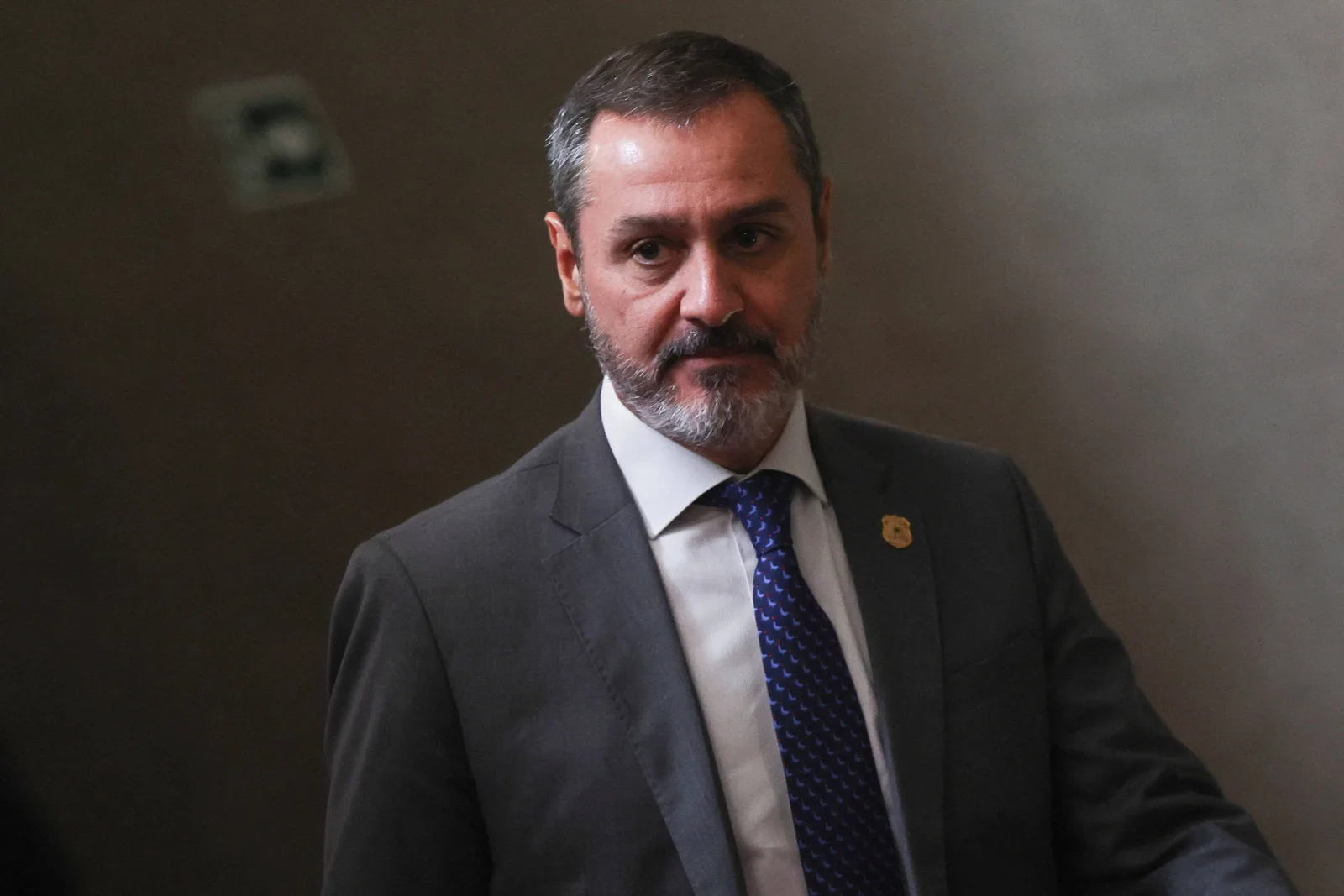 Sessão do STF mantém afastamento de Andrei, mas pedido de vista interrompe análise