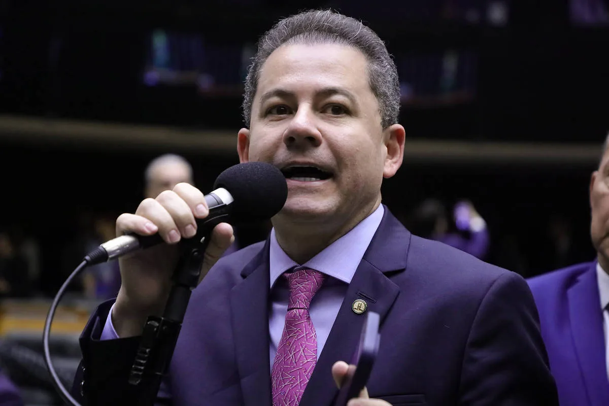 Cezinha de Madureira nega irregularidades após operação da PF