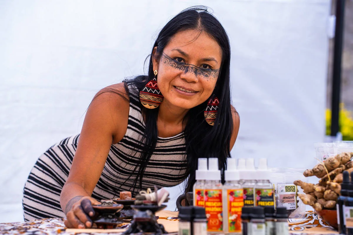 Rosa Canelos recupera sementes e práticas quíchua após deixar o Equador