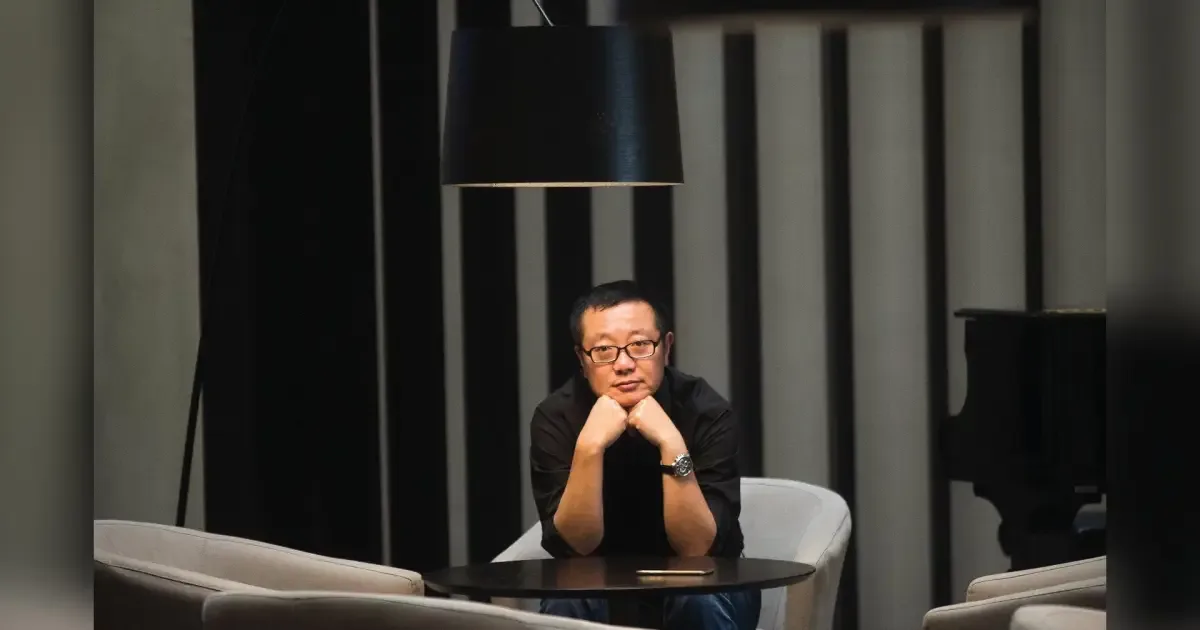 Cixin Liu combina ciência, história chinesa e temor diante da inteligência artificial