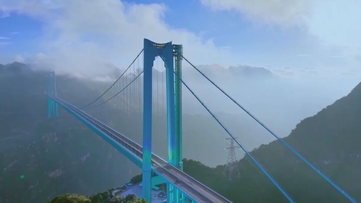 Pontes e propaganda expõem modelos opostos de China e Estados Unidos