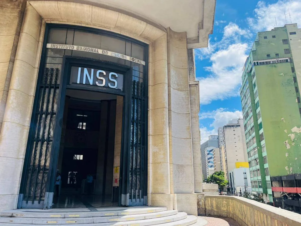 TCU mantém suspensos cartões consignados enquanto margem do INSS retorna a 45%