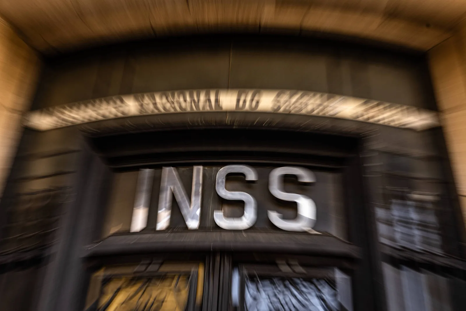 INSS não tem regra geral para aposentadoria de pessoas trans