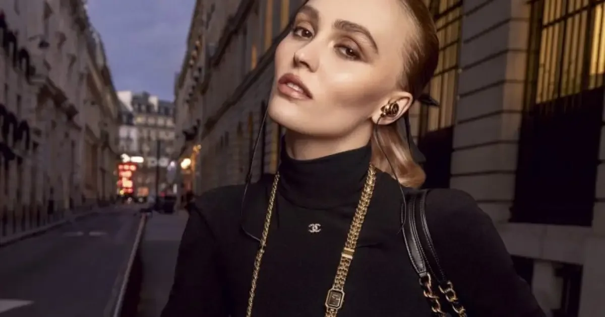 Lily-Rose Depp vai estrelar filme sobre a Mansão Playboy